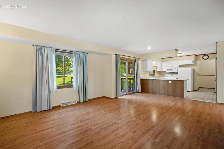 1940 S Park Wood LANE, New Berlin, WI 53151 - #2