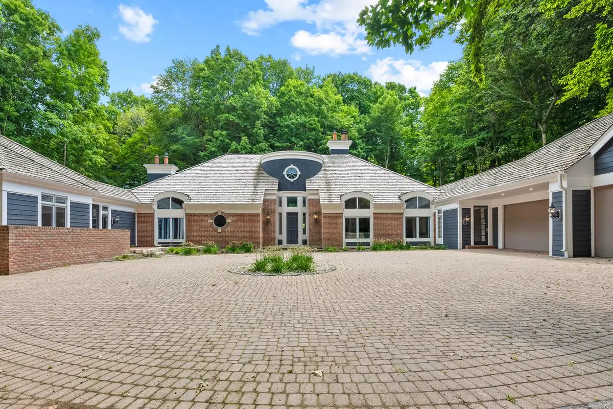 889 Horns Corners ROAD, Cedarburg, WI 53012 - #1