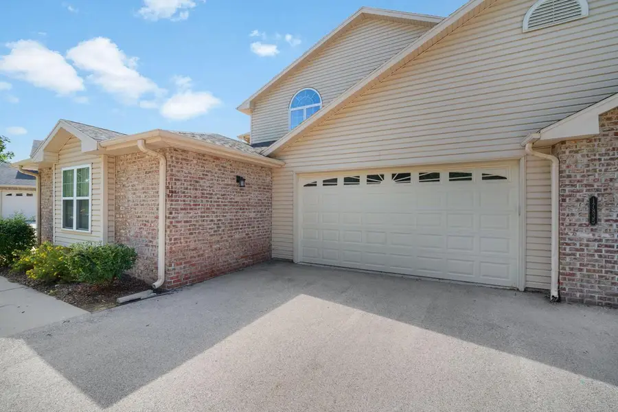 17835 W Radam DRIVE #17835, New Berlin, WI 53146 - #2