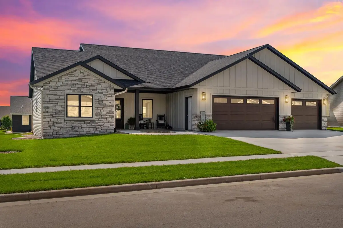 2910 Beyer ROAD, Holmen, WI 54636 - #1