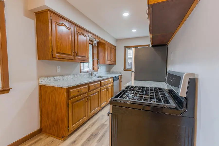 5303 W Wilbur AVENUE, Greenfield, WI 53220 - #2