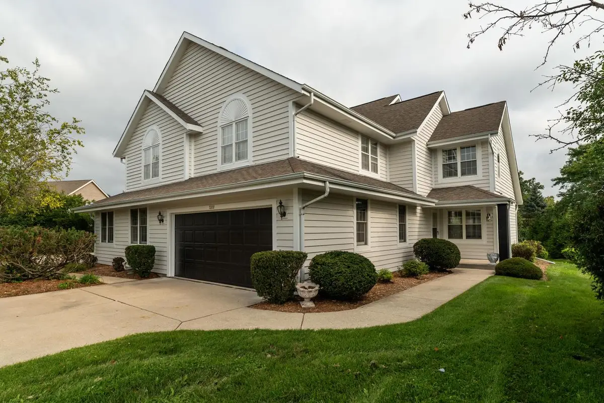 3207 S Ridge Crest COURT #3205, New Berlin, WI 53151 - #1