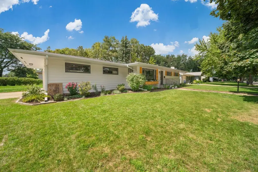 12 Ridgway STREET, Elkhorn, WI 53121 - #3