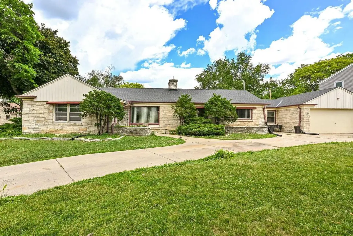 5340 W Melvina STREET, Milwaukee, WI 53216 - #1