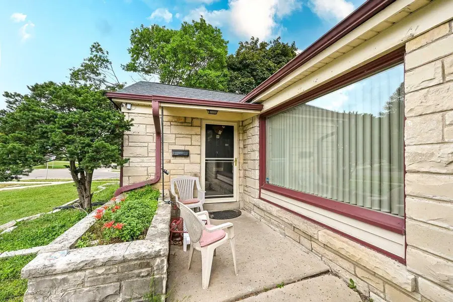 5340 W Melvina STREET, Milwaukee, WI 53216 - #2