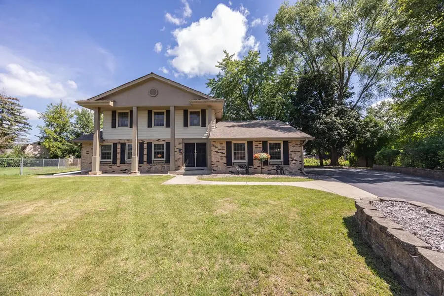 12430 W Burdick COURT, New Berlin, WI 53151 - #2
