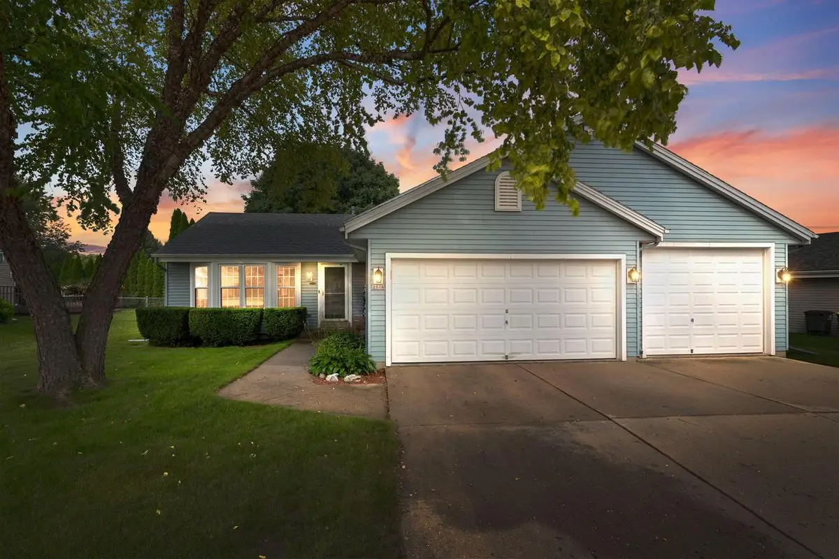 2114 Somerset COURT, Waukesha, WI 53186 - #1