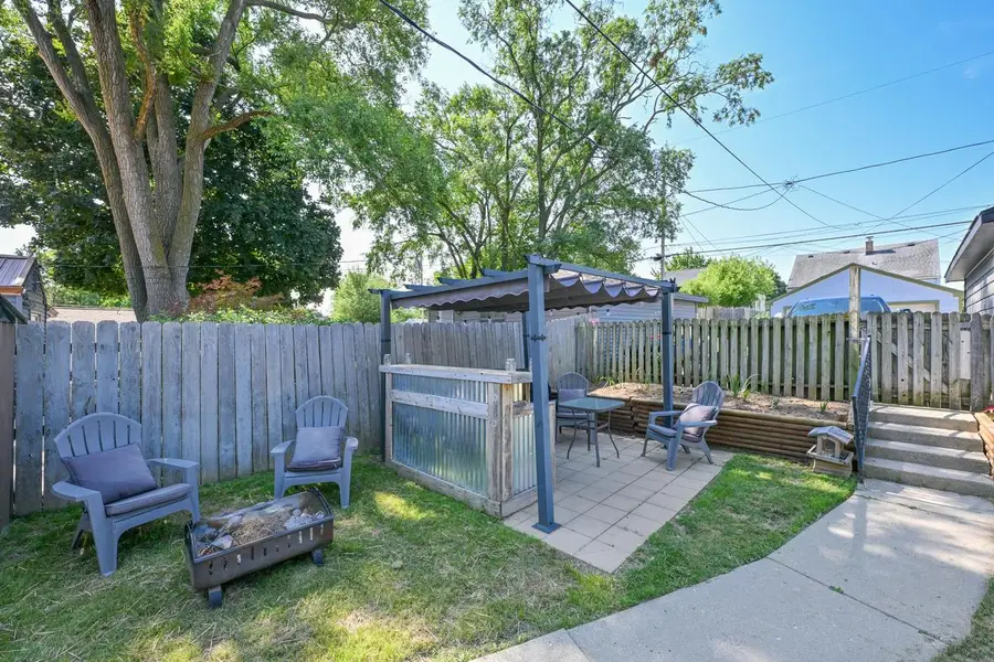 8113 W Townsend STREET, Milwaukee, WI 53222 - #3