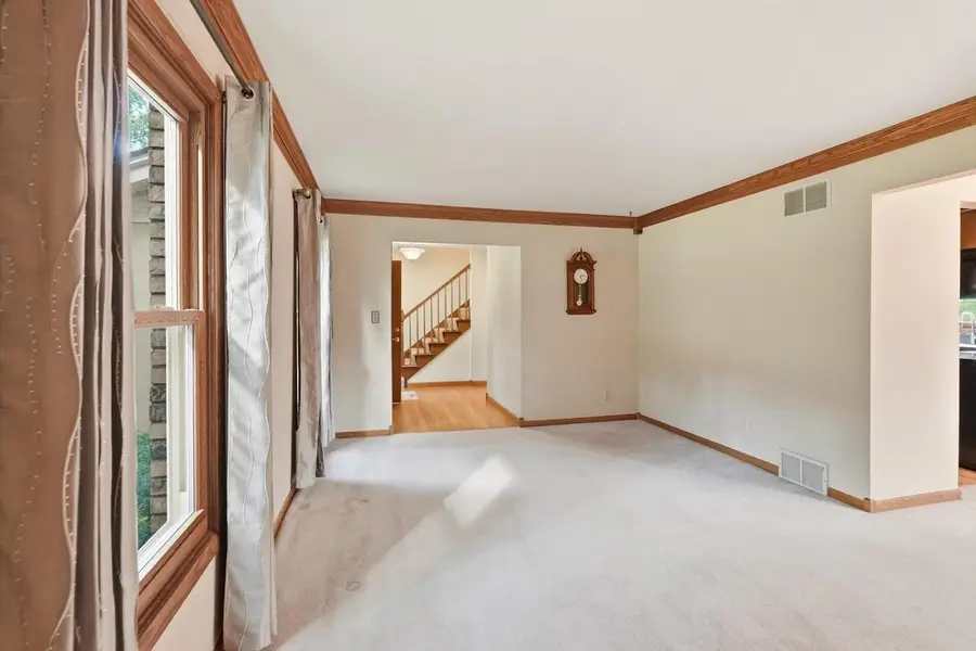 S69W32666 Westgate DRIVE, Mukwonago, WI 53149 - #3