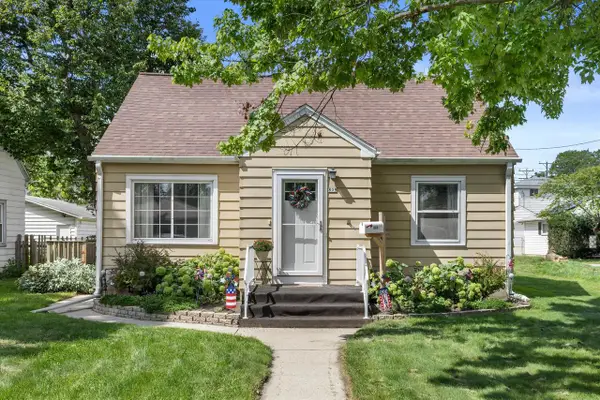 809 S 113th STREET, West Allis, WI 53214