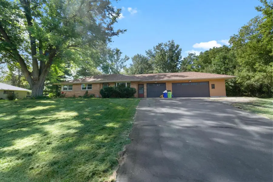 W222N8351 Plainview PARKWAY, Sussex, WI 53089 - #3