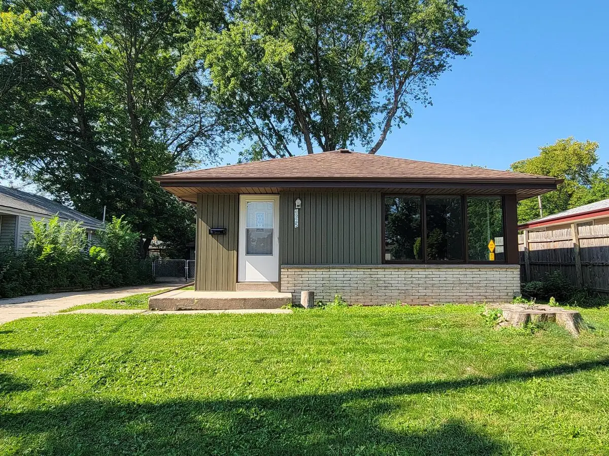 6925 N Darien STREET, Milwaukee, WI 53209 - #1