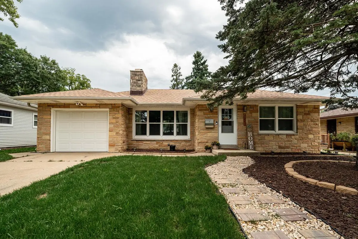 10321 W Manitoba STREET, West Allis, WI 53227 - #1