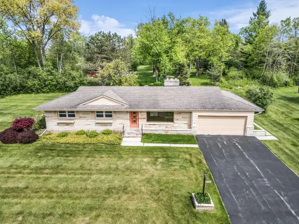 11240 N Valley DRIVE, Mequon, WI 53092
