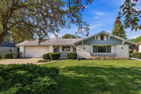 12945 W Brentwood DRIVE, New Berlin, WI 53151