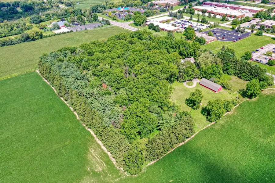 2831 Highway 83, Hartland, WI 53029 - #2