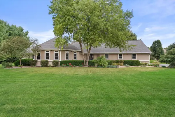 S29W30880 Wild Berry LANE, Waukesha, WI 53188