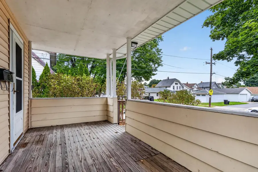 313 E Laflin AVENUE, Waukesha, WI 53186 - #3