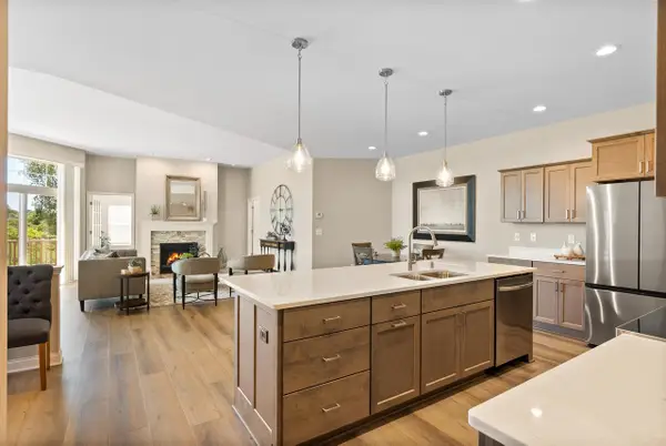 503 Standing Stone DRIVE #32, Waukesha, WI 53189