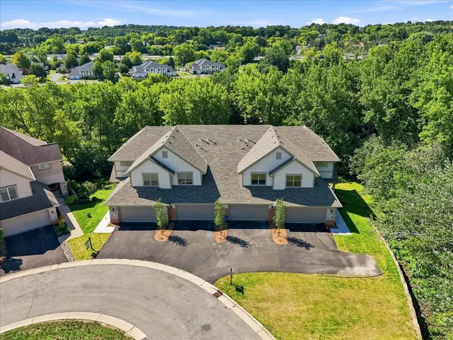 255 Aerie CIRCLE #101, Brookfield, WI 53045 - #3