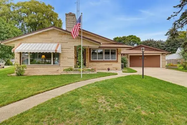 542 E Van Beck AVENUE, Milwaukee, WI 53207 - #1
