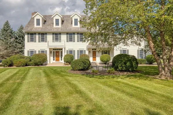 1600 Starbridge DRIVE, Brookfield, WI 53005