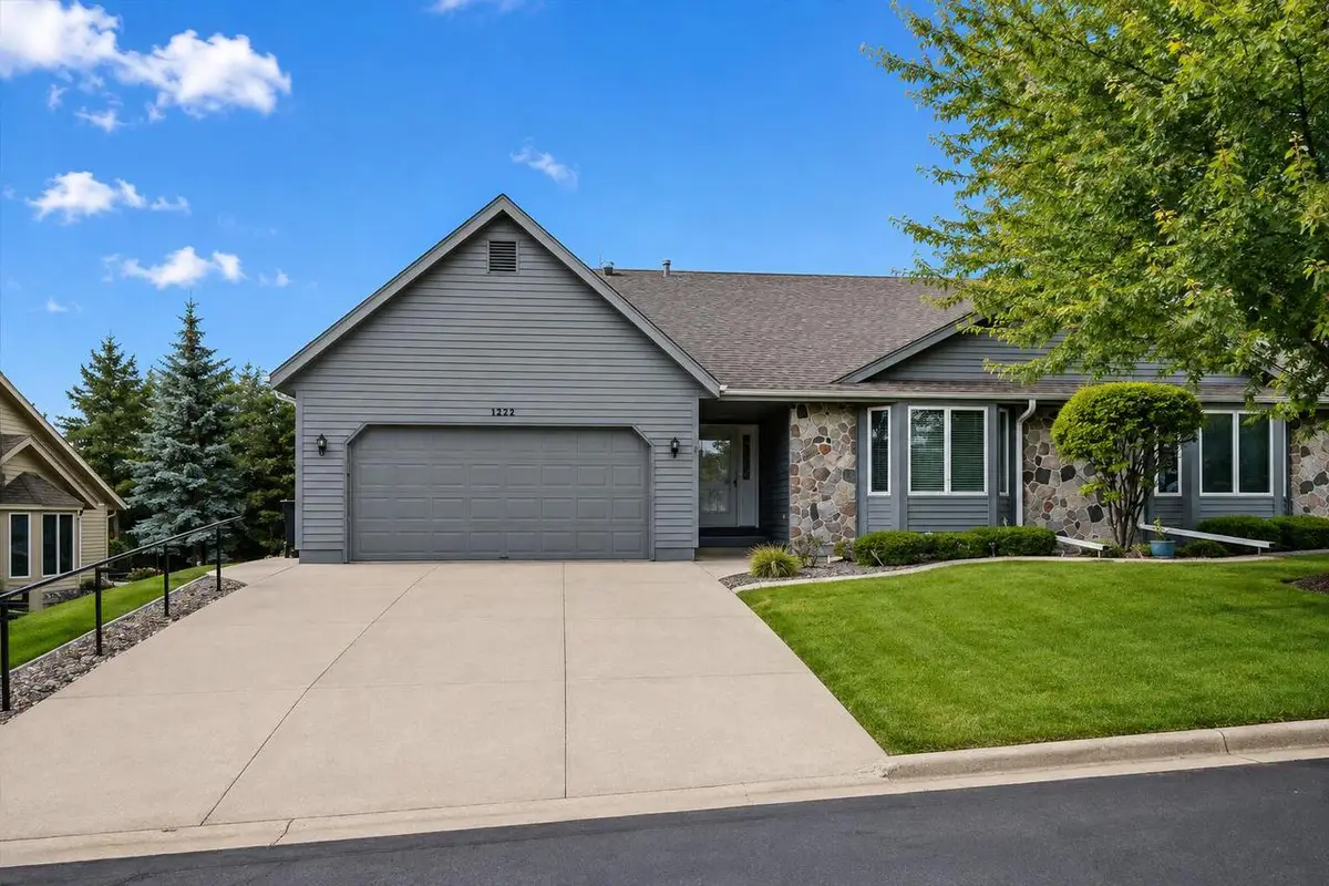 1222 Hidden Fields DRIVE, West Bend, WI 53095 - #1