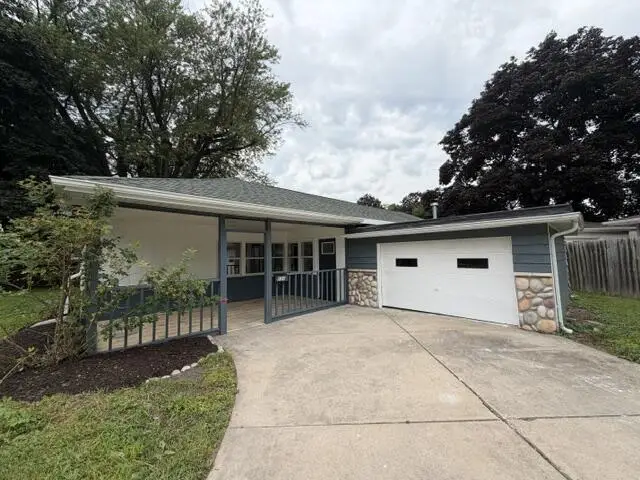 924 N Oakwood AVENUE, Oconomowoc, WI 53066 - #1