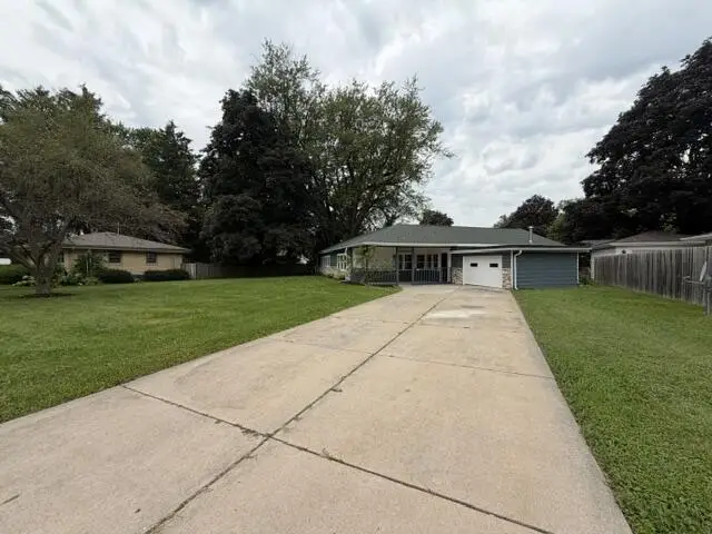 924 N Oakwood AVENUE, Oconomowoc, WI 53066 - #2