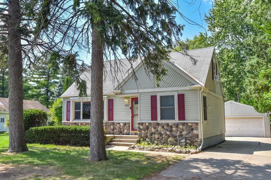 4917 S 28th STREET, Greenfield, WI 53221 - #2