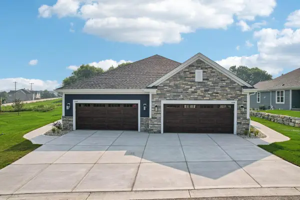 2127 Bluestem DRIVE #0101, Waukesha, WI 53188