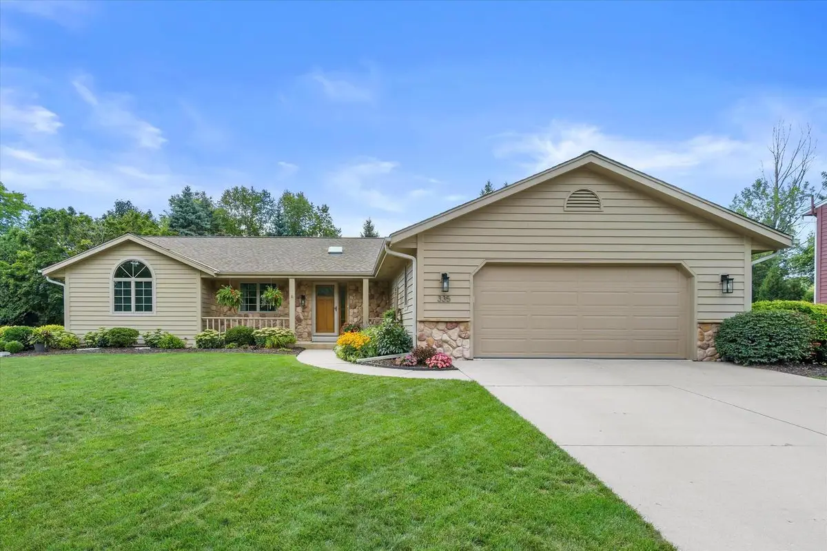 335 W Highland DRIVE, Grafton, WI 53024 - #1