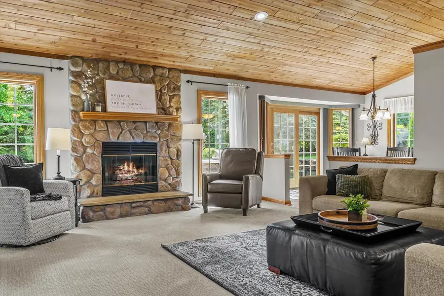 335 W Highland DRIVE, Grafton, WI 53024 - #3