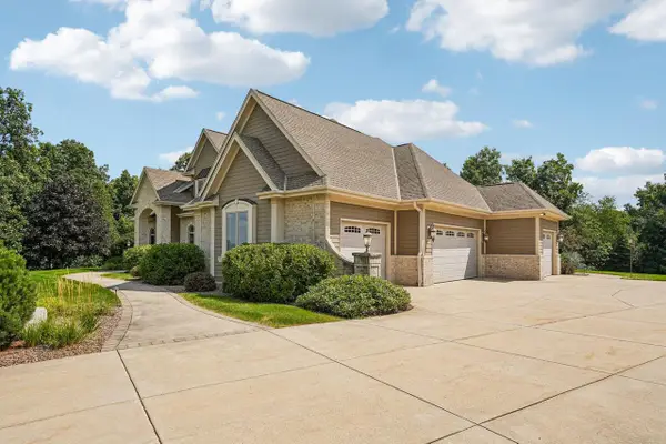 N48W25237 Aberdeen DRIVE, Pewaukee, WI 53072