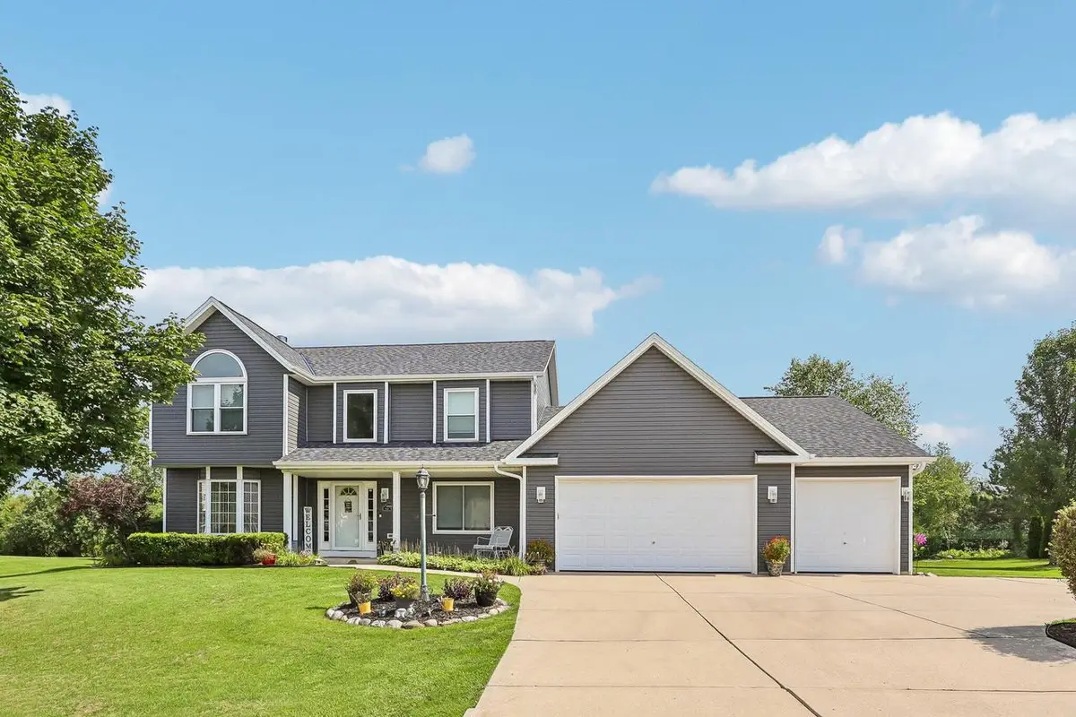 10468 S George DRIVE, Oak Creek, WI 53154 - #1