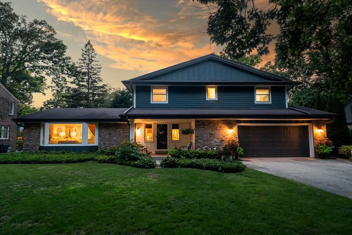 1521 N 122nd STREET, Wauwatosa, WI 53226 - #1