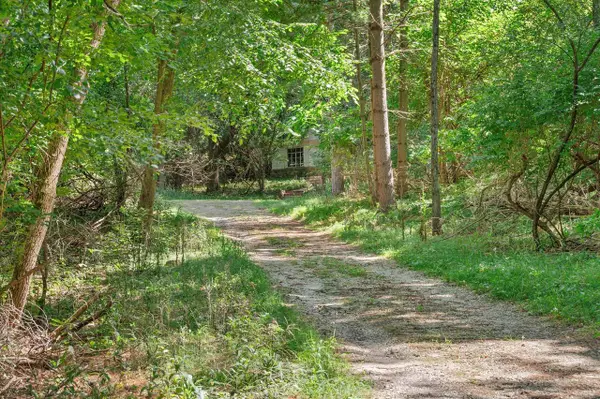 W349S4002 Waterville ROAD, Dousman, WI 53118