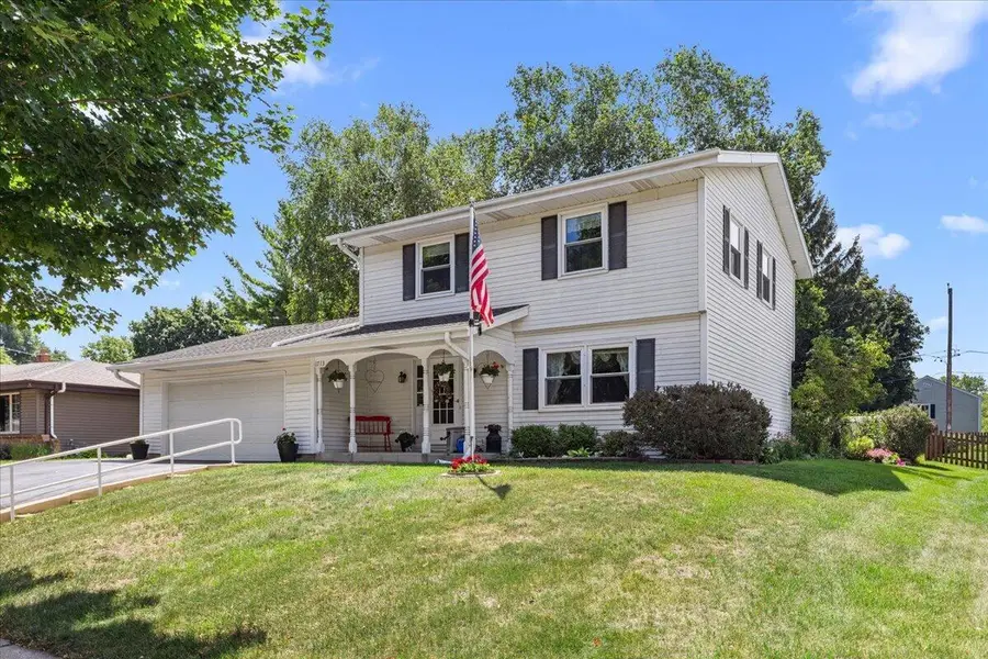 1713 Howlett LANE, Waukesha, WI 53186 - #3