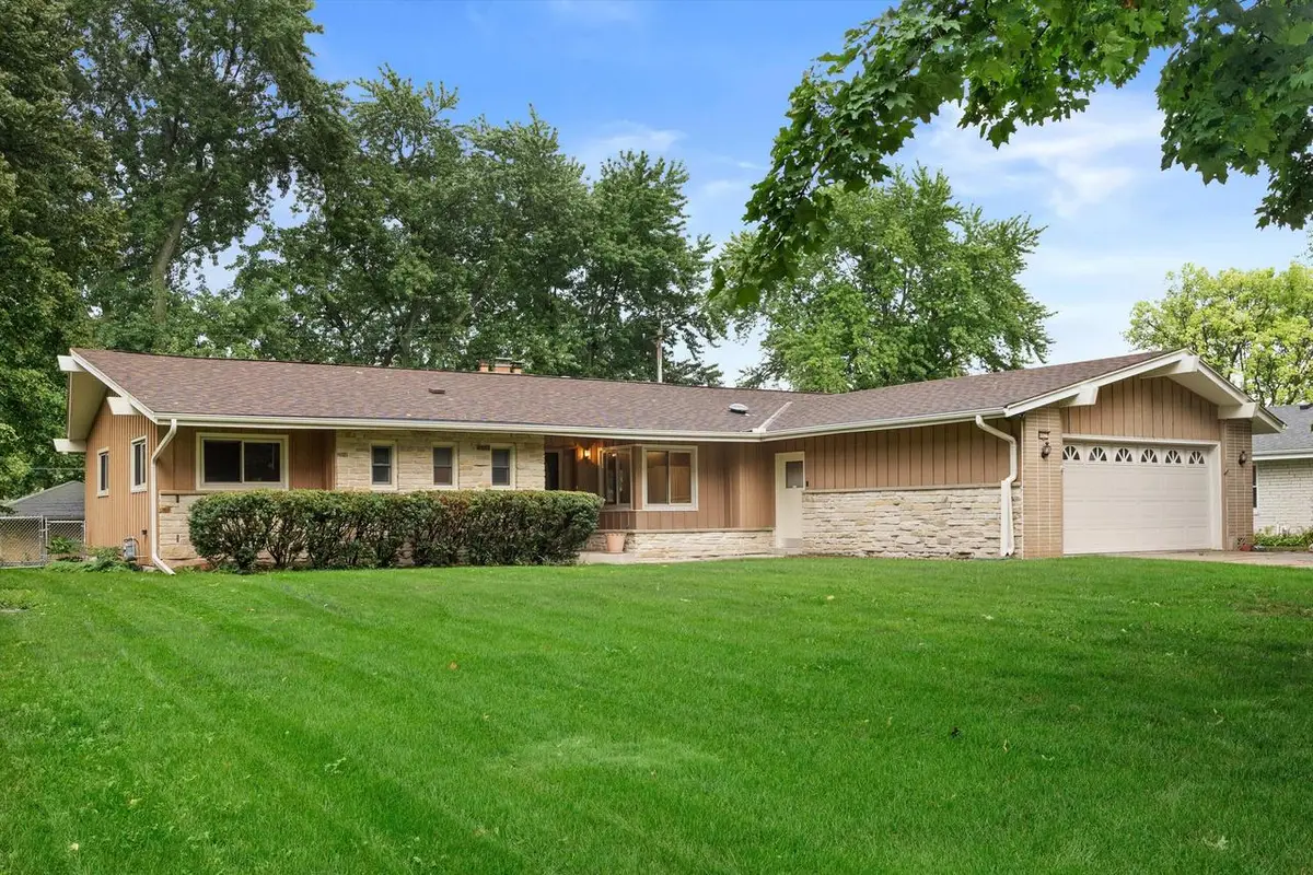 4420 N 110th STREET, Wauwatosa, WI 53225 - #1