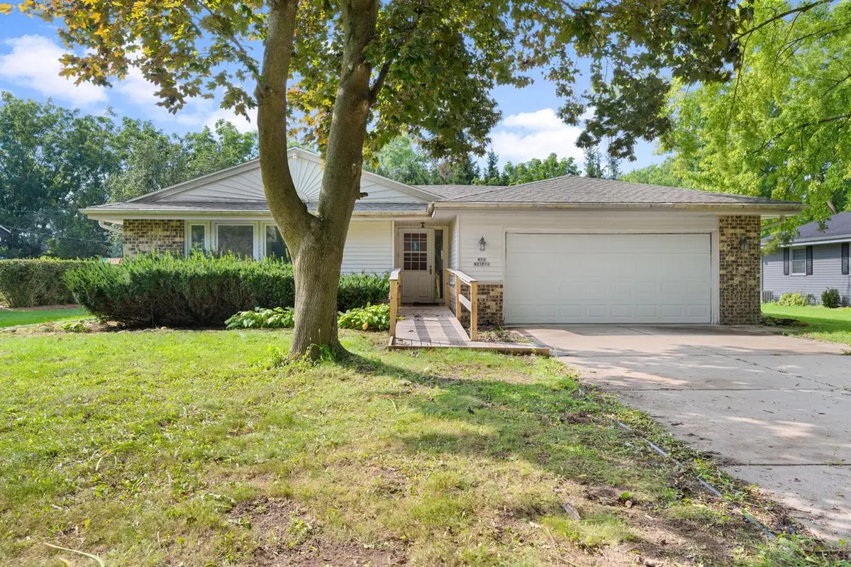 N52W23799 Parkview DRIVE, Lisbon, WI 53089 - #1