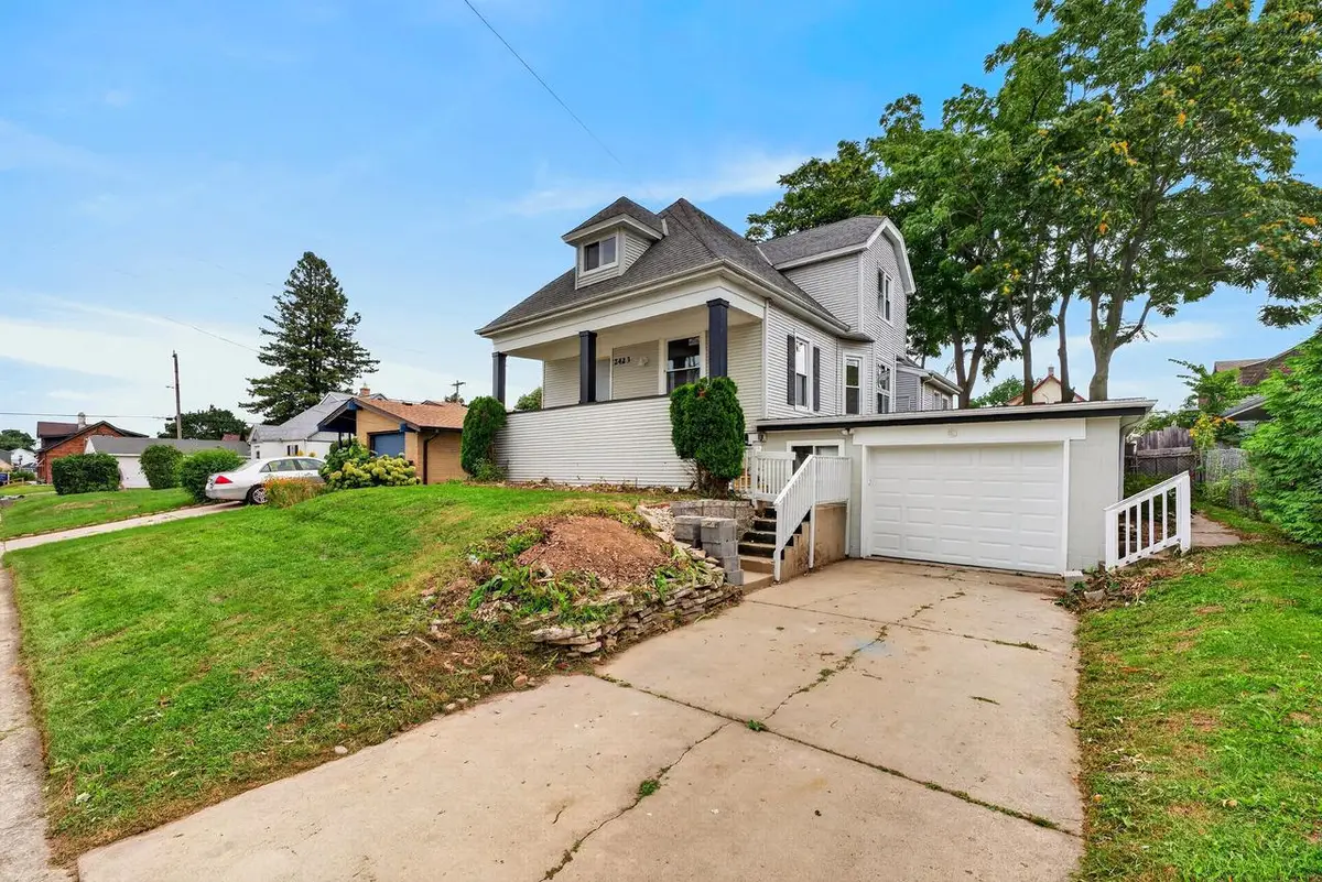 2423 Cleveland PLACE, South Milwaukee, WI 53172 - #1