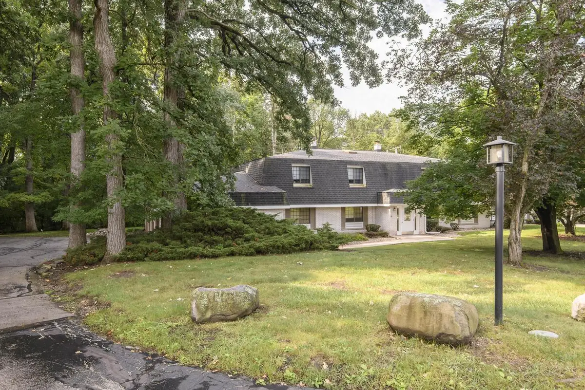 20155 Independence DRIVE #A, Brookfield, WI 53045 - #1