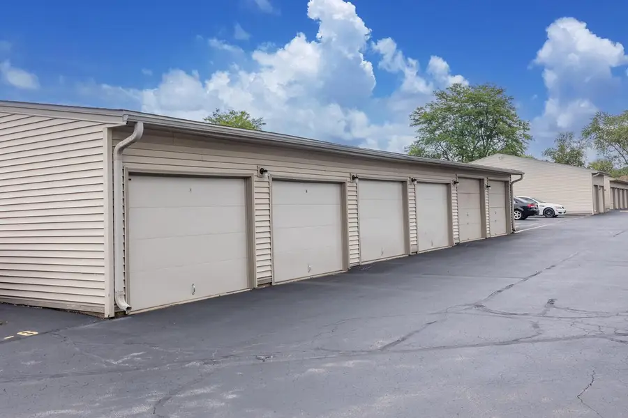 W170N11545 Armada DRIVE #21-9, Germantown, WI 53022 - #2