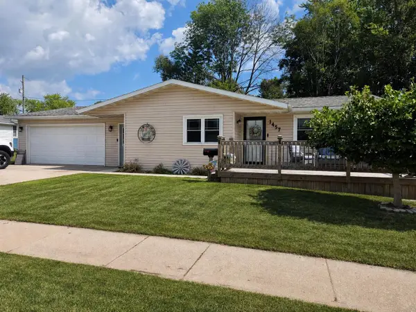 1457 Daisy DRIVE, Manitowoc, WI 54220