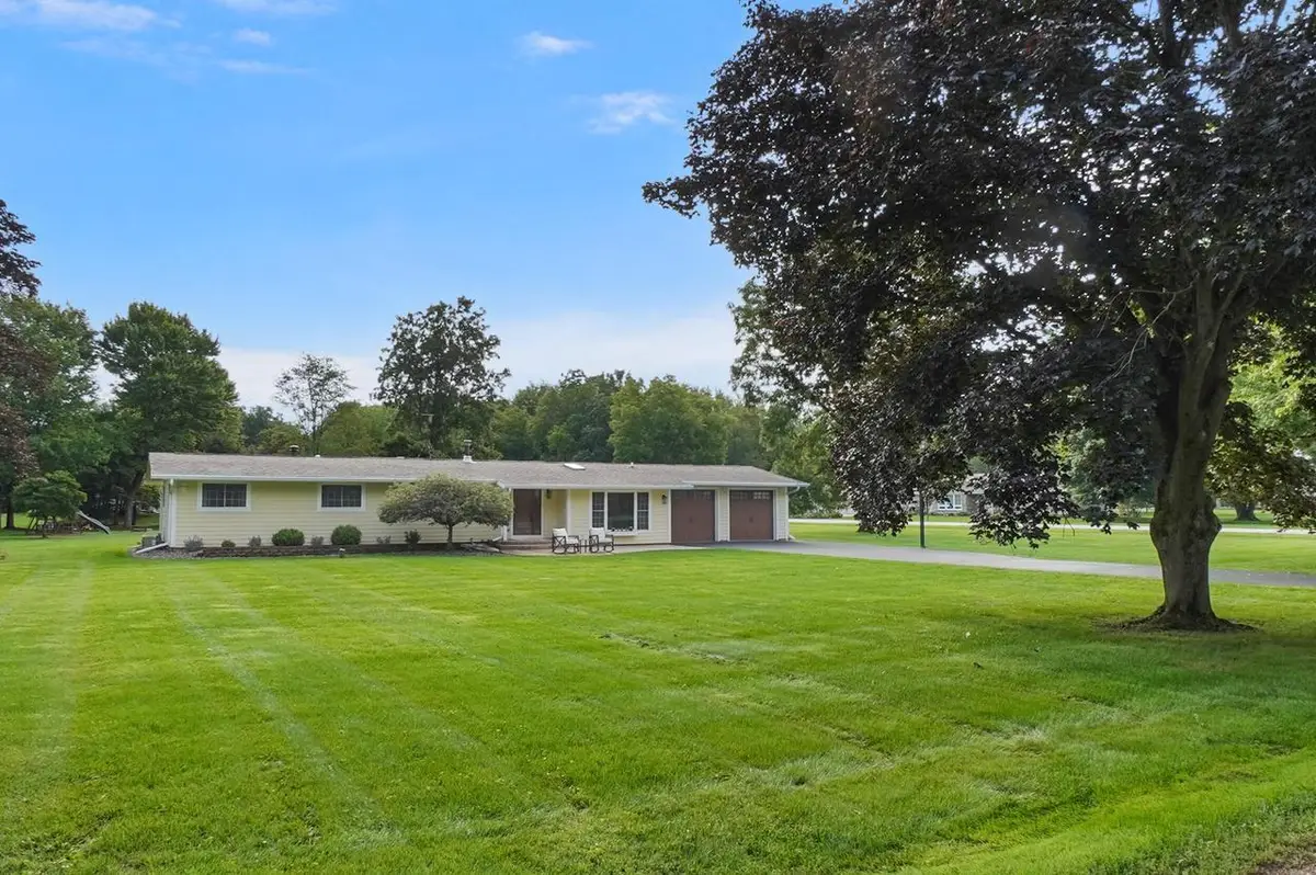 W343N6300 S Bayview ROAD, Oconomowoc, WI 53066 - #1