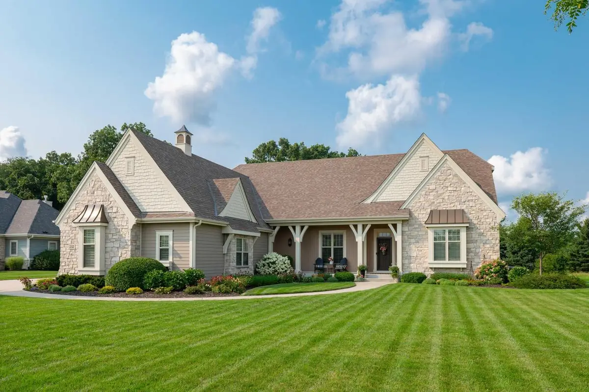232 Four Winds COURT, Hartland, WI 53029 - #1