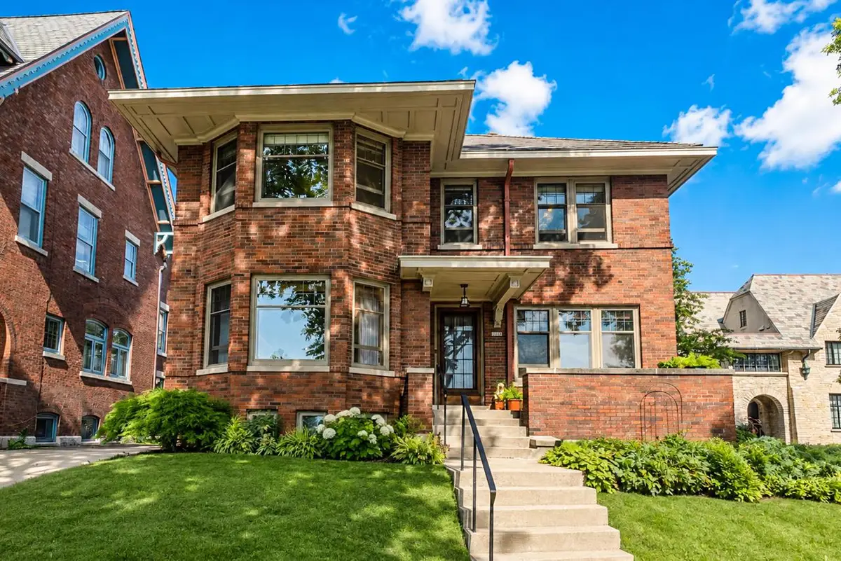 2625 N Wahl AVENUE, Milwaukee, WI 53211 - #1