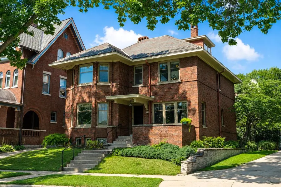 2625 N Wahl AVENUE, Milwaukee, WI 53211 - #2