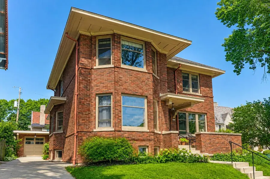 2625 N Wahl AVENUE, Milwaukee, WI 53211 - #3