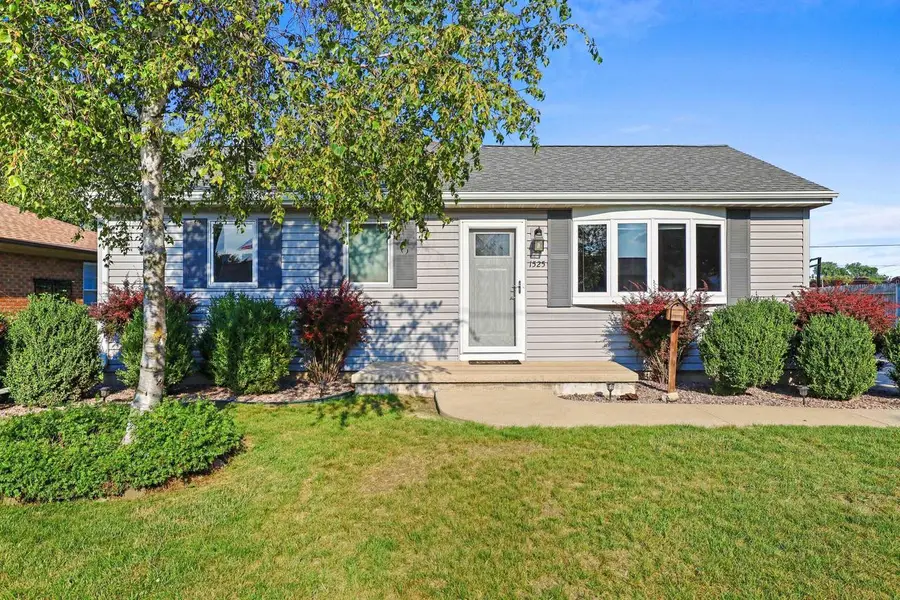 1525 S 25th STREET, Manitowoc, WI 54220 - #3